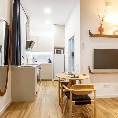 アパート Almirall B1