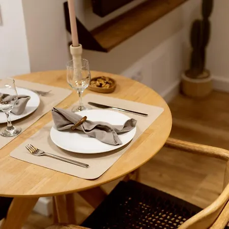 Almirall B1 アパート *